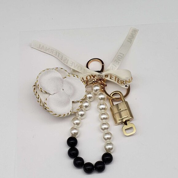 Authentic Louis Vuitton Lock & Key with unbranded Bagcharm, Keycharm, Keychain - Picture 7 of 7